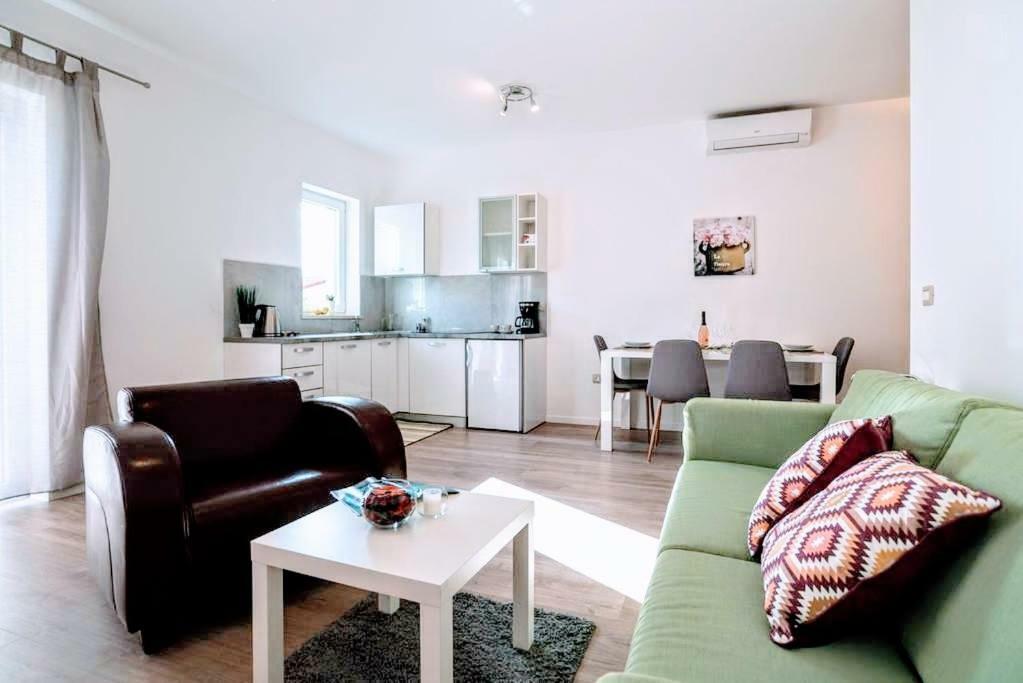 Holiday Apartments Mediterraneo Фунтана Екстериор снимка